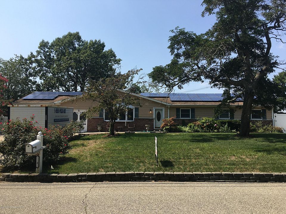 1st image of 92 Larch Dr