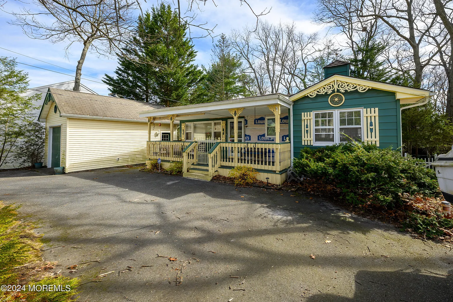 12 Maple Street photo 1