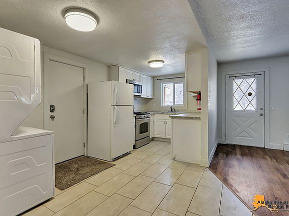 4th image of 719 Bragaw St APT 1