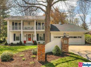 13905 Poppleton Cir, Omaha, NE 68144