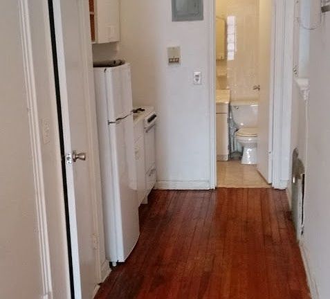 3rd image of 137 E 30th St #5F