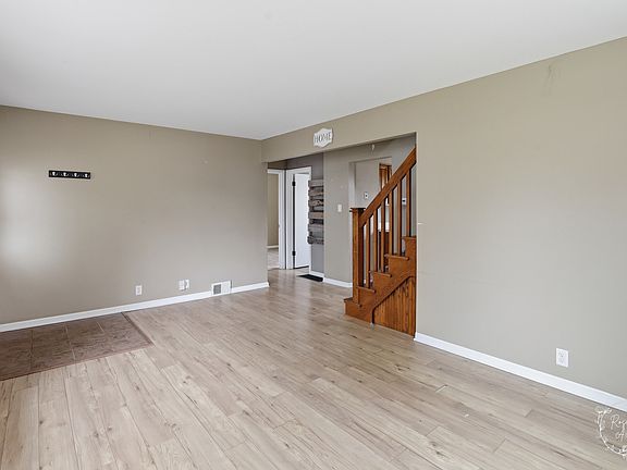 5th image of 1375 Inglesh Ave