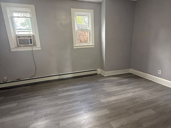 3rd image of 32 Smith St #1C