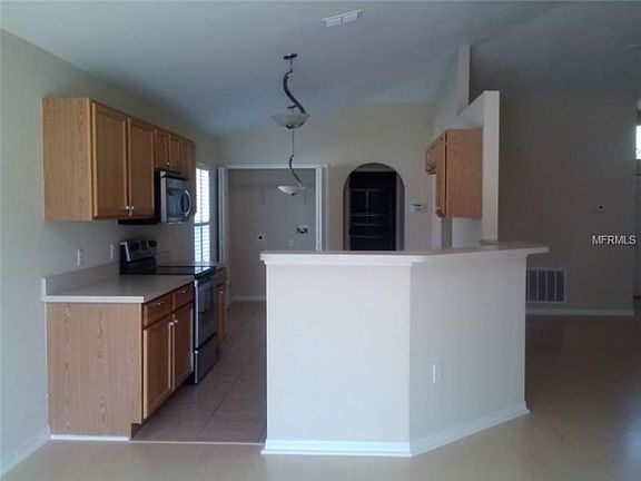 5th image of 2315 Sandridge Cir