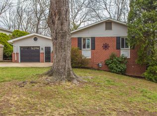 5113 Pumphrey Dr, Fairfax, VA 22032