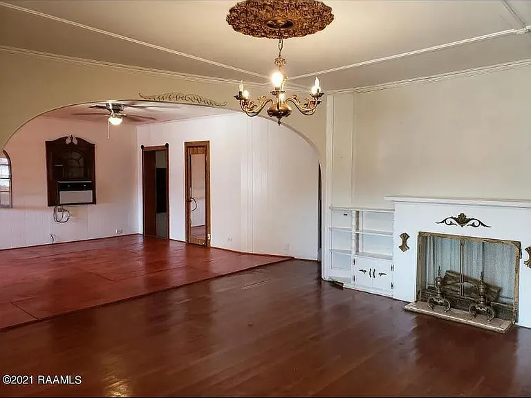 1420 Iberia St — Photo 9