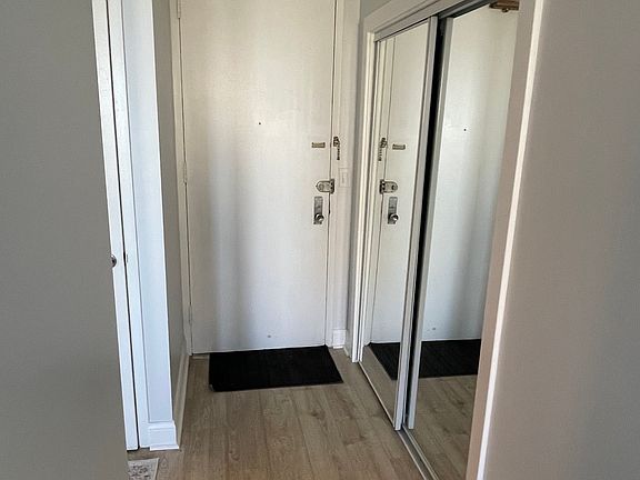 3rd image of 2626 N Lakeview Ave APT 1111