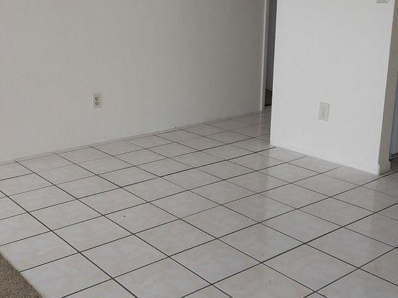 5th image of 817 Gleason Pkwy APT 5