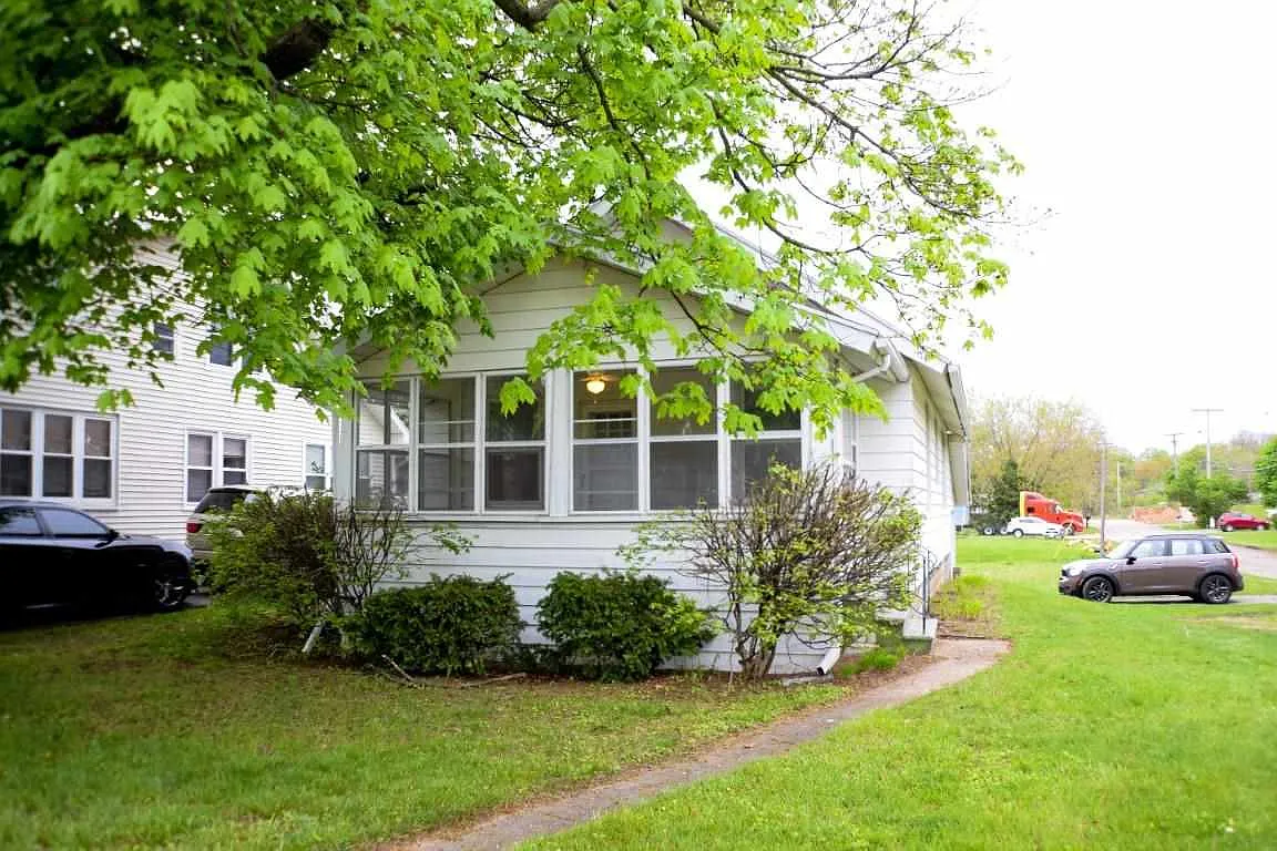 600 Royal Dr photo 1