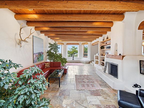 4th image of 825 Espinoza Road