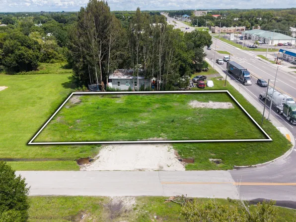 100 NW 10TH Street, Okeechobee, FL 34972
