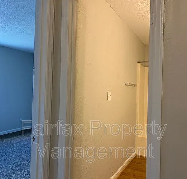 1427 Cherrycrest Dr — Photo 22
