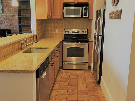2nd image of 433 North St Unit 304