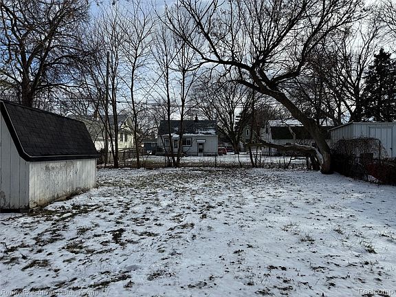 3rd image of 1518 Carleton St