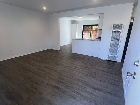 5th image of 626 E De La Guerra St Unit C