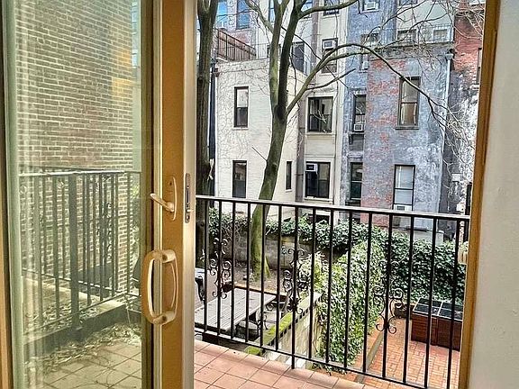 3rd image of 150 W 76th St #2B2