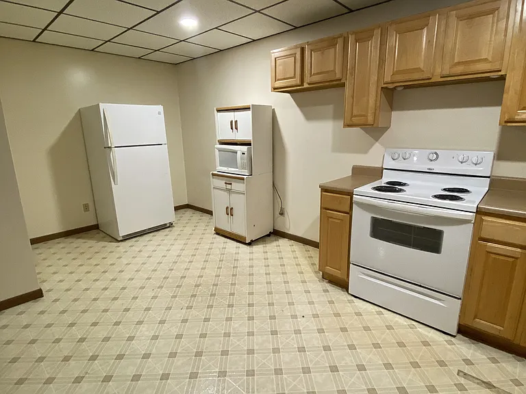 181 Armstrong St #D — Photo 10