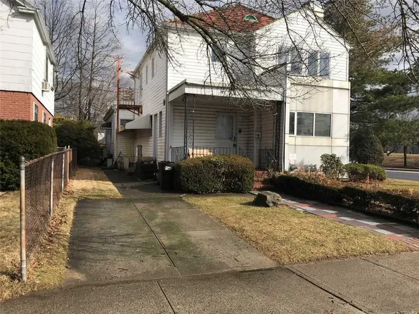 7567 193rd St, Fresh Meadows, NY 11366