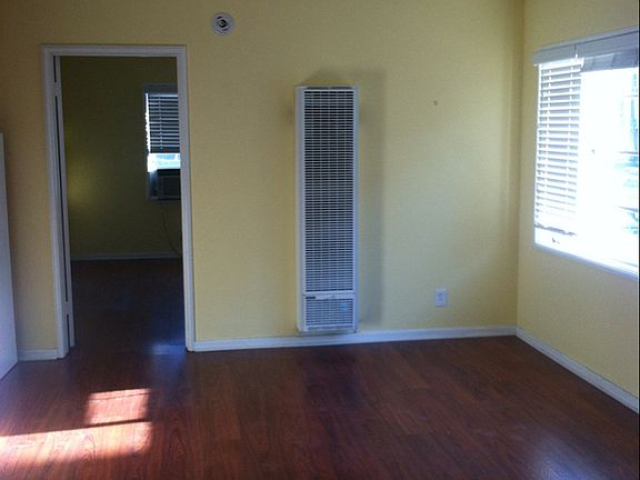 3rd image of 122 S Maple Dr #B