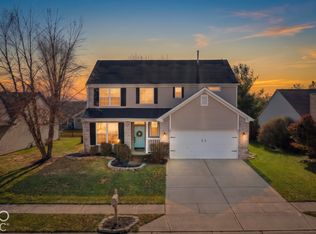 8891 Woodlark Dr, Fishers, IN 46038