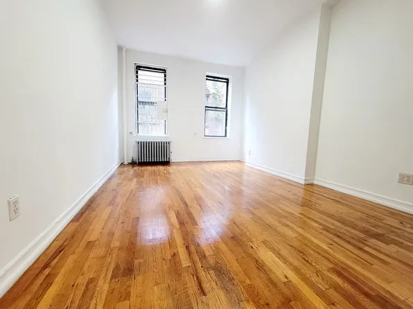 215 East 25th Street image 1 of 5