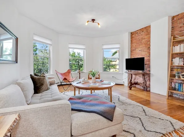 90 Boston Ave #3, Medford, MA 02155