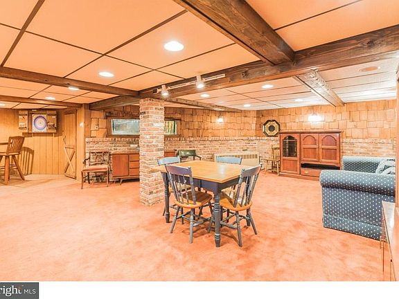 5th image of 412 Evergreen Ave