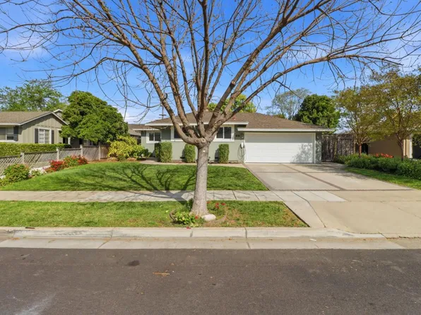 124 Hollycrest Dr, Los Gatos, CA 95032