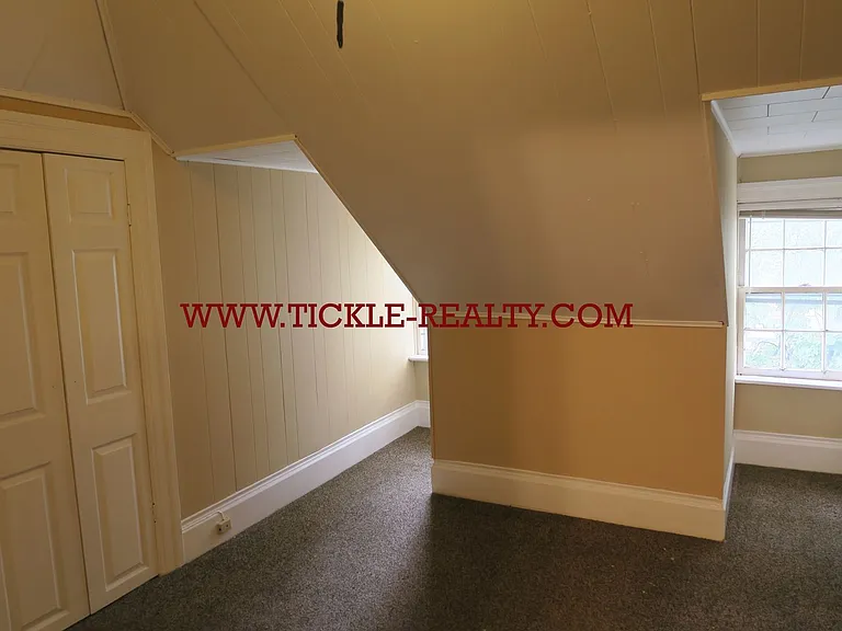 242 Oxford St — Photo 11