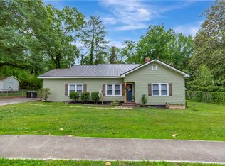 104 Woodrow St, Belton, SC 29627