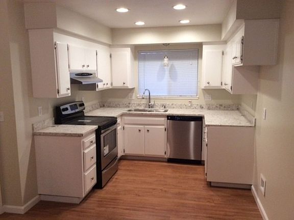 3rd image of 213 W Spain St #213