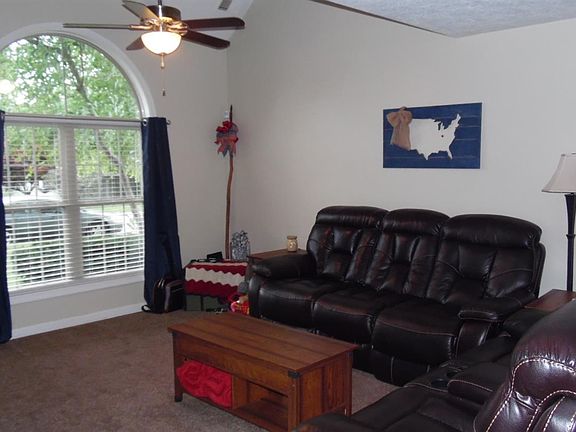 5th image of 303 Dogwood Ct
