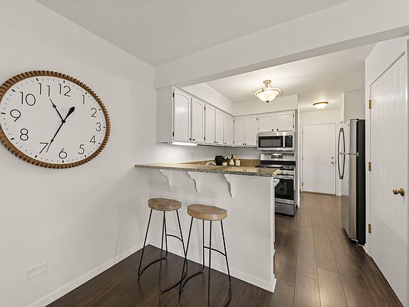 3rd image of 1353 Queensgreen Cir #1502