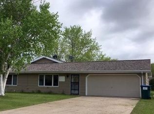 313 Green Meadow Dr, Wautoma, WI 54982