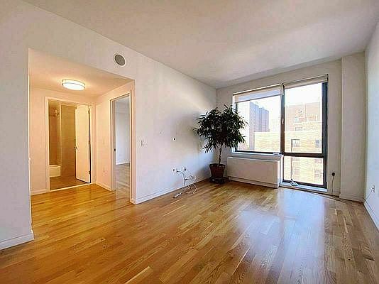 2nd image of 1770 Madison Ave #4D