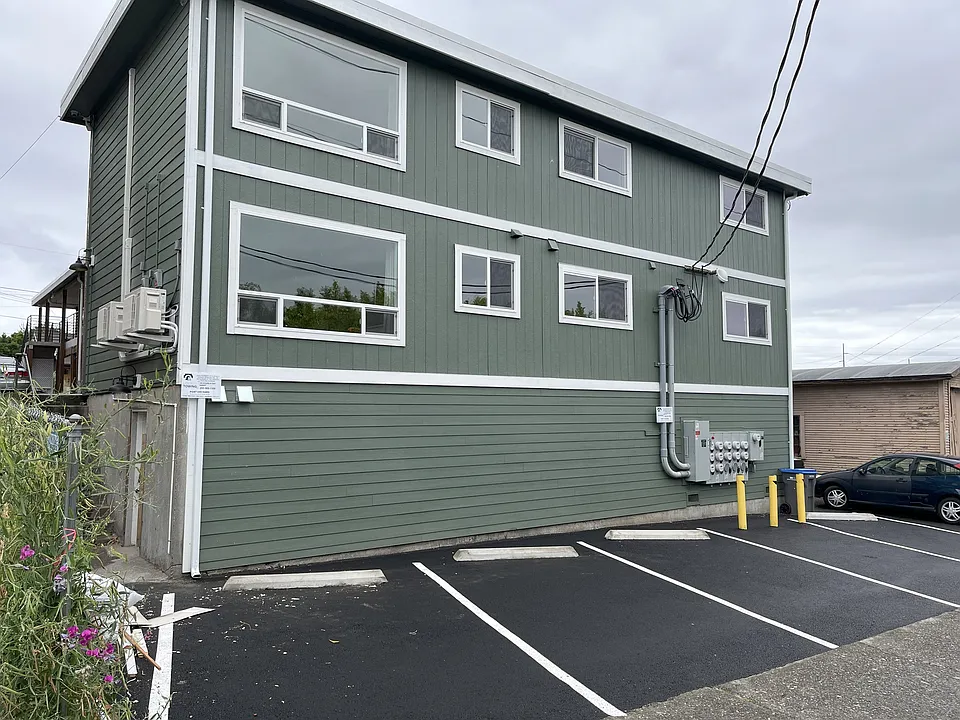 1215 Gregory Way #3