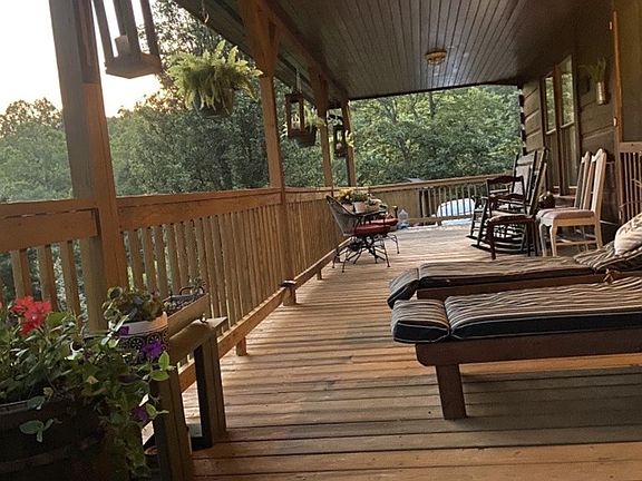 3rd image of 227 Hunters Path