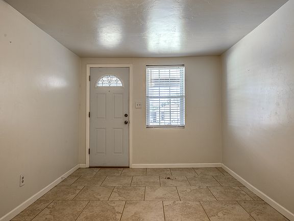 2nd image of 1406 E Park St