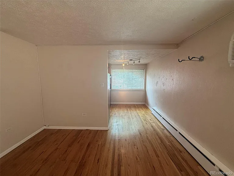 1063 N Clarkson St #8 — Photo 34
