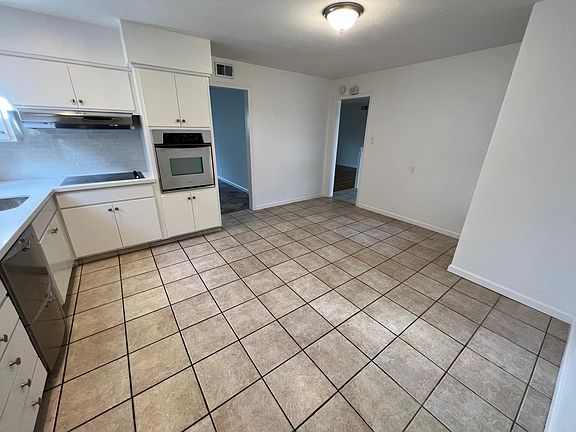 3rd image of 7057 Blue Hill Dr