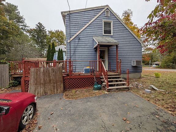 2nd image of 115 Parker St