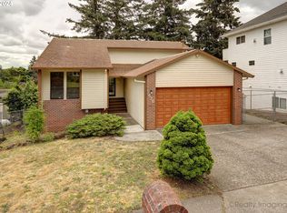 570 NE 24th St, Gresham, OR 97030