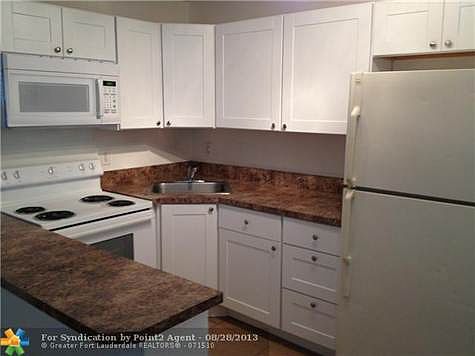 3rd image of 5168 NE 6th Ave APT 403