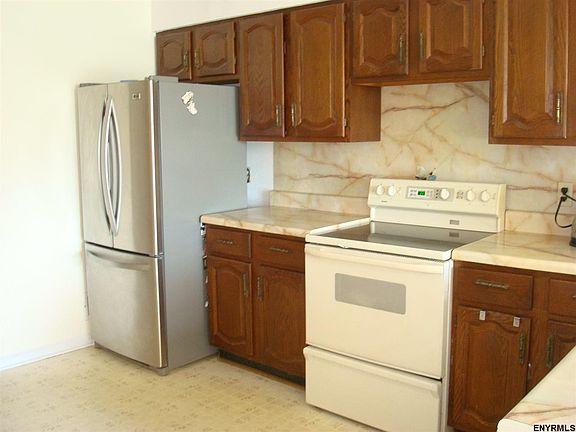 2nd image of 60 Woodlawn Dr