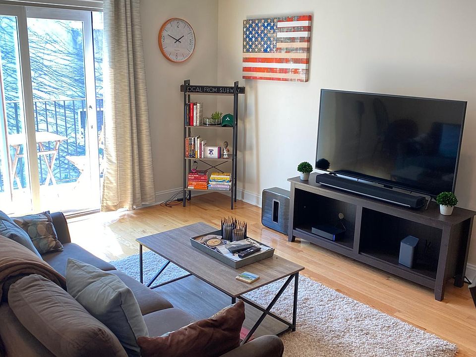 1st image of 2046 Fairmount Ave #3