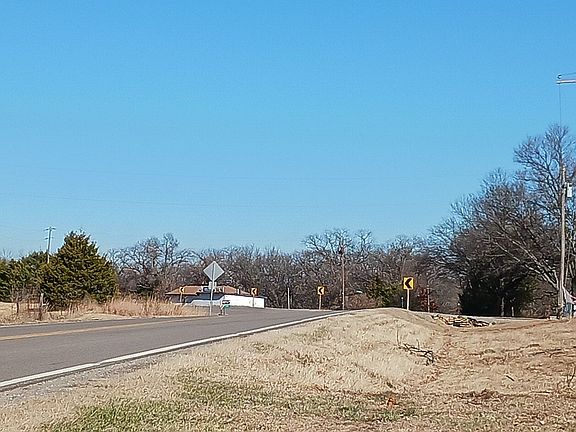 4th image of 7240 SE Us Highway 40