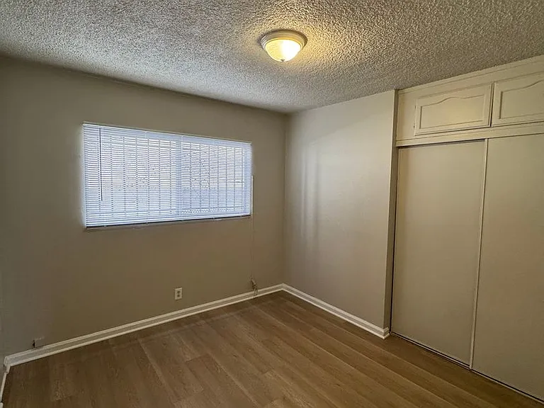 11421 S Normandie Ave — Photo 10