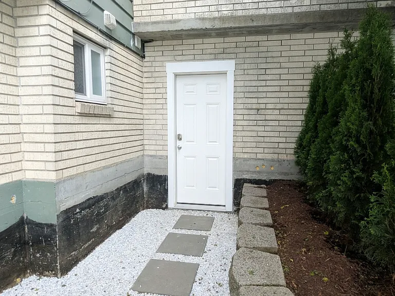 W Glen Dr — Photo 1