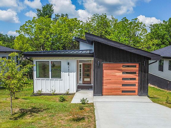 2nd image of 2329 Rock Gardens Dr
