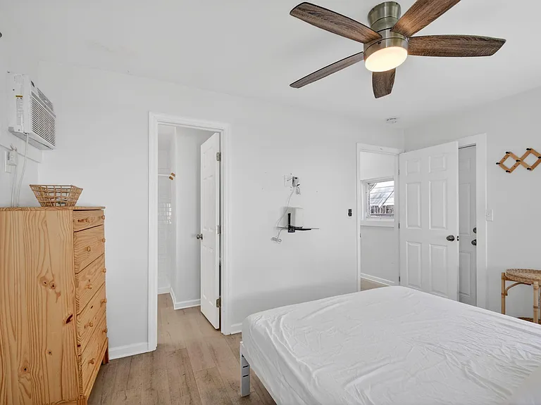 306 N J St — Photo 16